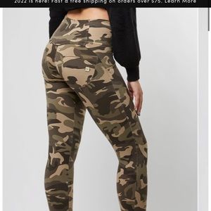 NWT Freddy camo pants size small